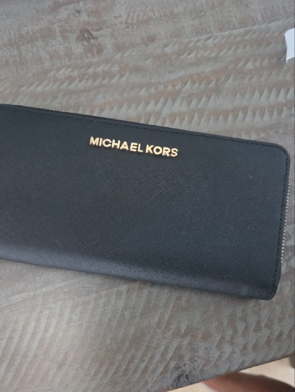 Michael Kors Black Leather Zip Wallet with Gold Logo Excellent!! Condition - Picture 9 of 9